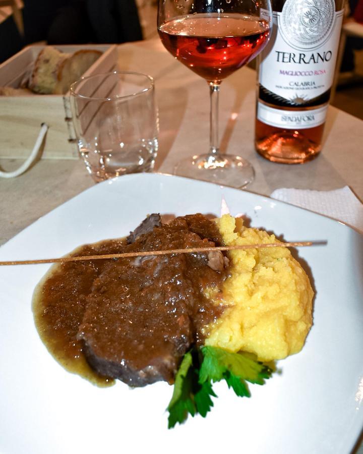 Lo Sciatore Hotel & Restaurant カミリアテッロ・シラーノ エクステリア 写真